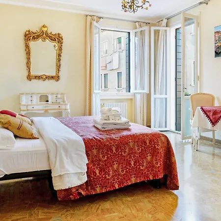 Inn Venice Konukevi