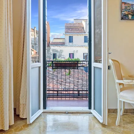 Konukevi Inn Venice Venedik