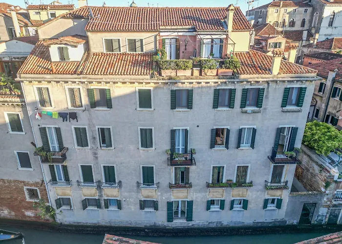 Gasthuis Inn Venice 3*