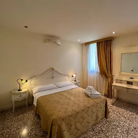 Inn Venice Hotel
